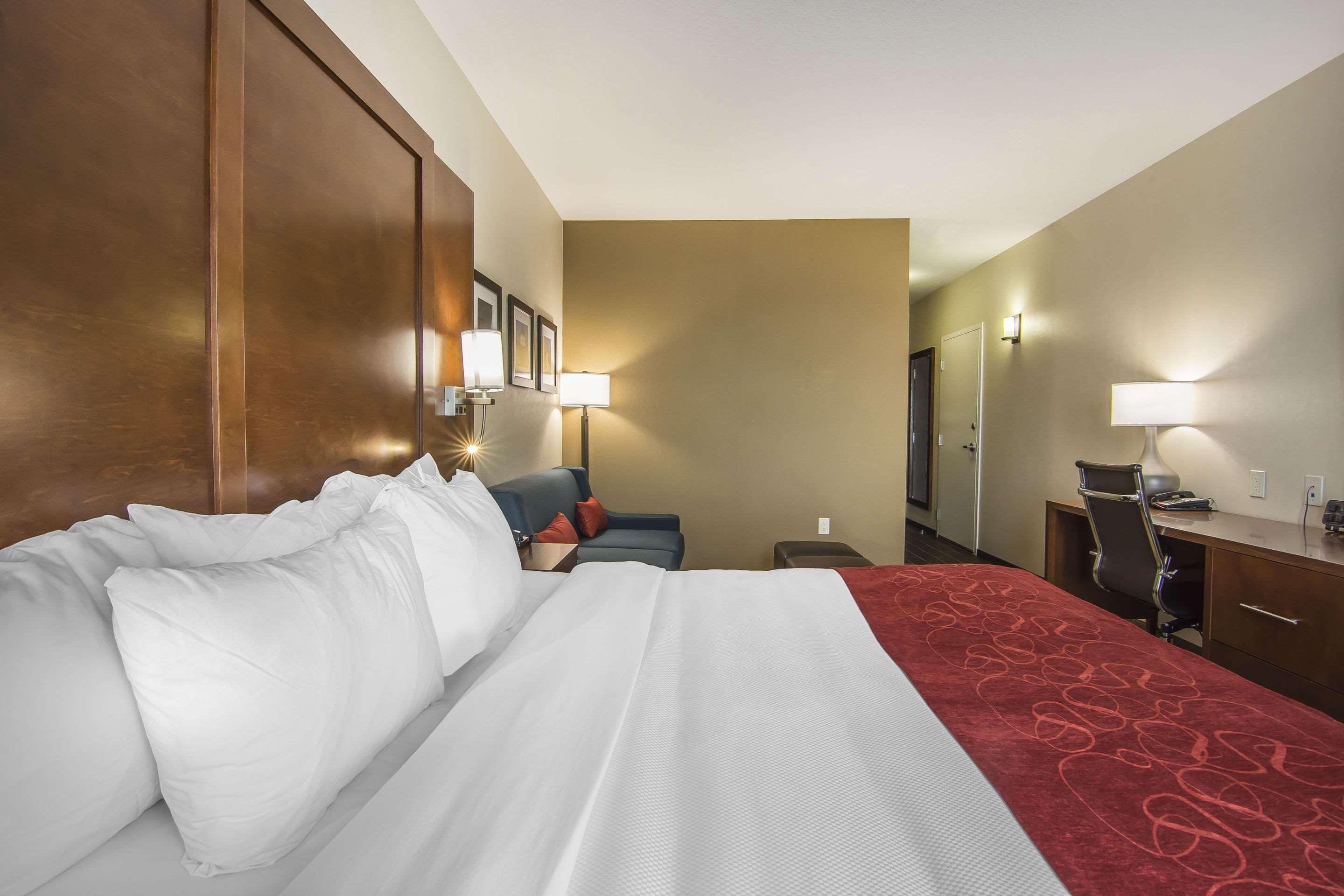 Comfort Suites Реджайна Екстер'єр фото